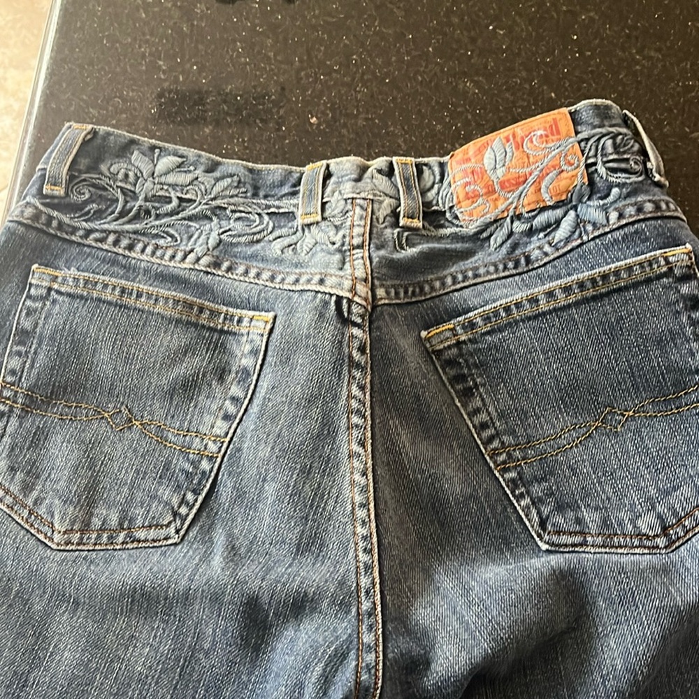 Lucky Jeans size 4 (27) Embroidered waist, button fly - Like New!